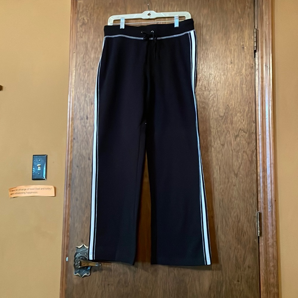 New York Laundry, black sweatpants, very soft, New never worn. MP